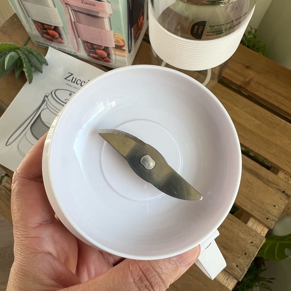 Portable Personal Blender - Picture 9 of 11